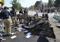 В Пакистане не менее семи человек погибли при подрыве автомобиля на мине