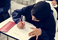 Во Франции запретили мусульманскую одежду в школах для учеников обоих полов