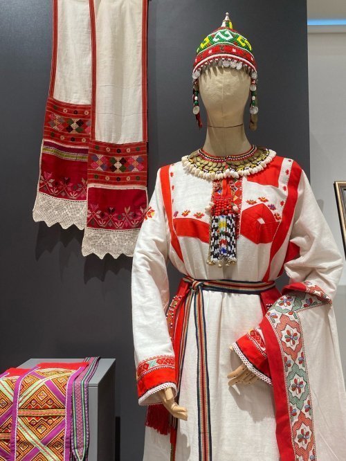 Чувашский праздничный девичий костюм второй половины XIX века