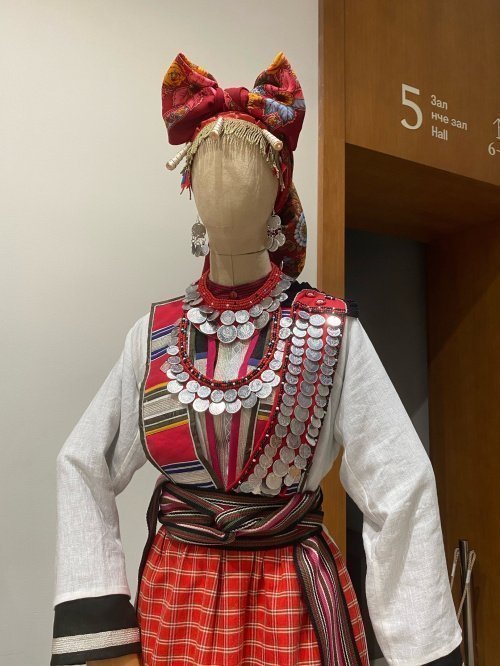  Женский праздничный костюм бавлинской группы удмуртов второй половины XIX века