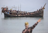 В Индонезию приплыла самая большая с 2017 года группа беженцев рохинджа