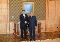 Минниханов вручил генконсулу Узбекистана орден «За заслуги перед Республикой Татарстан»