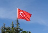 В Турции суд обязал обвиняемую в связях с РПК размещать в соцсетях национальный флаг