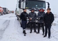 Мухтасибаты ДУМ РТ помогают путникам на трассах, оказавшимся в снежном плену