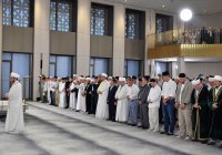 Раис РТ принял участие в праздничном намазе в обновленной Центральной мечети Альметьевска