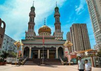 Татарстанская делегация посетила историческую татарскую мечеть в Китае