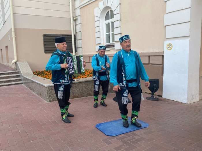 Любовь к Родине – половина веры: как прошел День города и Республики (Фоторепортаж)