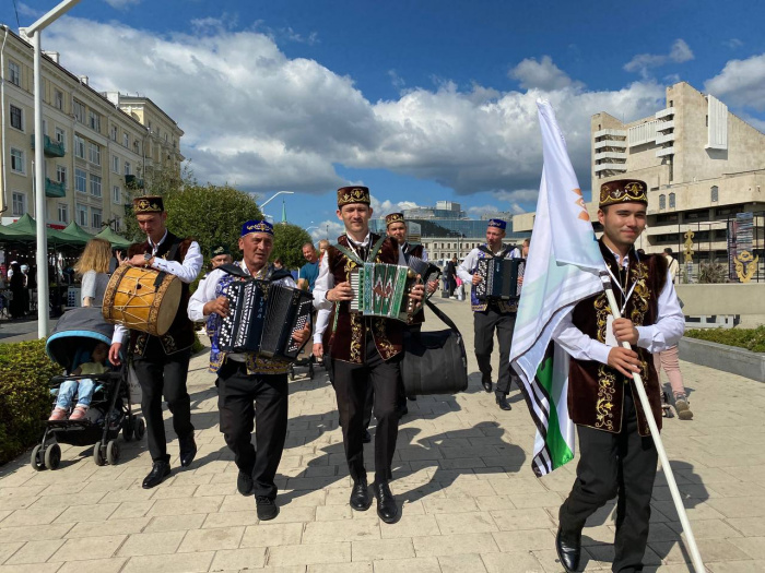 Любовь к Родине – половина веры: как прошел День города и Республики (Фоторепортаж)