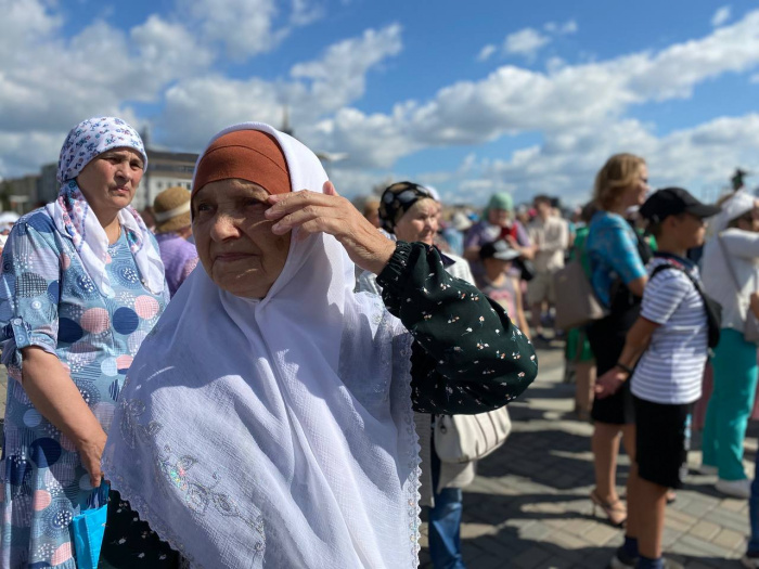 Любовь к Родине – половина веры: как прошел День города и Республики (Фоторепортаж)