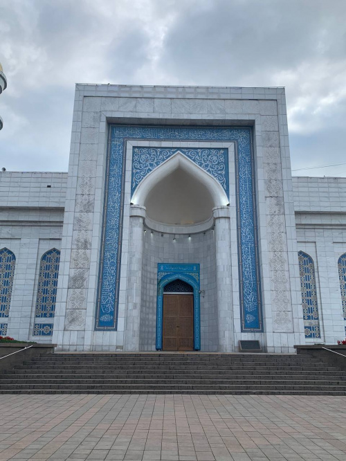 Главная мечеть в Алма-Ате, построенная на месте старой Татарской мечети  (Фоторепортаж)