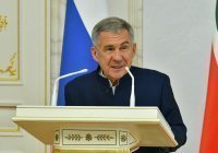 Минниханов посетил выставку, посвященную великим личностям Казахстана