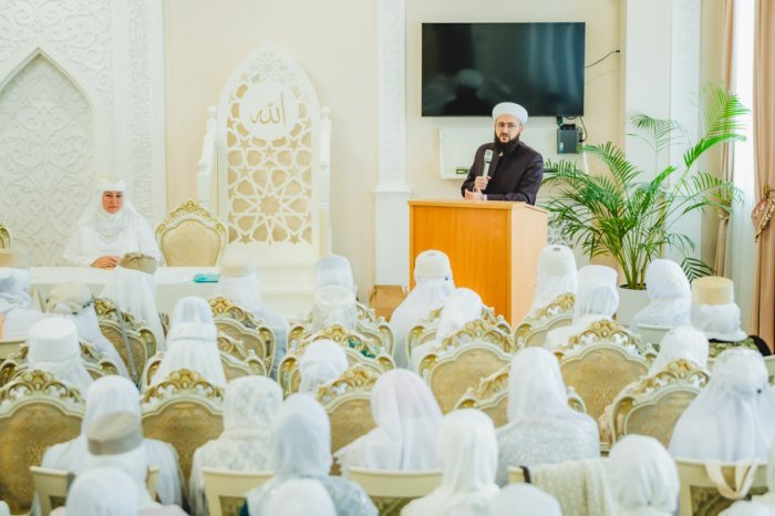 Муфтий РТ: «Самая большая милость для людей – это рождение Пророка Мухаммада ﷺ» Муфтий РТ: «Самая большая милость для людей – это рождение Пророка Мухаммада ﷺ»