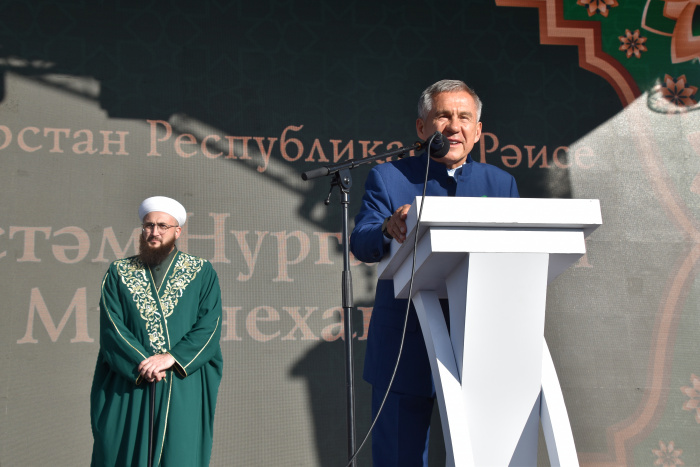 «Пусть возрадуются за милость Аллаха»: Мавлид в Казани в честь 1500-летия Пророка Мухаммада ﷺ (Фото)