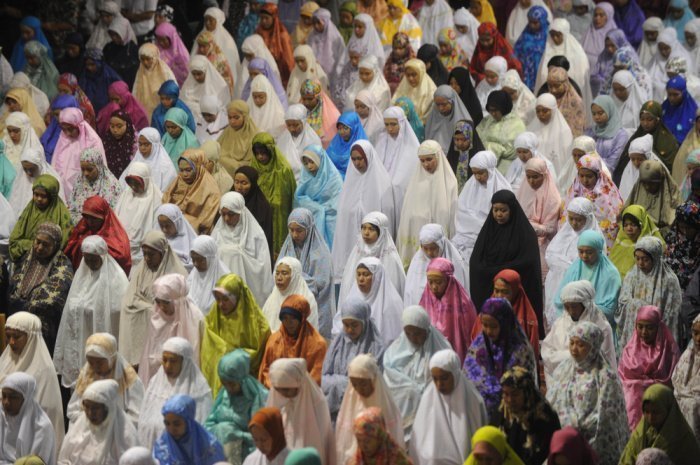 «Таравих» в первую ночь Рамадана в мечети Истикляль в Джакарте, Индонезия Фото: fsyimage/ shutterstock.com