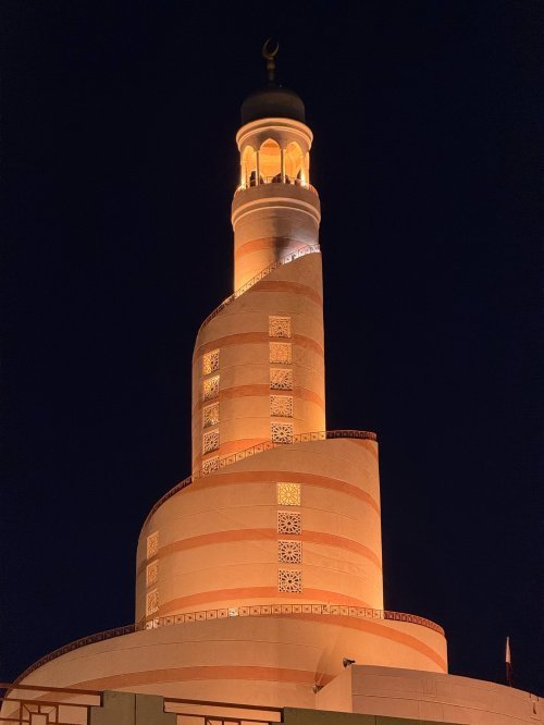 До 2009 года Спиральная мечеть считалась самой большой в стране.