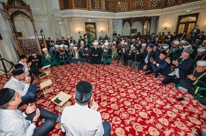 Мавлид ан-Наби в Болгаре: добрая традиция в честь дня рождения Пророка Мухаммада ﷺ (Фото) Мавлид ан-Наби в Болгаре: добрая традиция в честь дня рождения Пророка Мухаммада ﷺ (Фото)