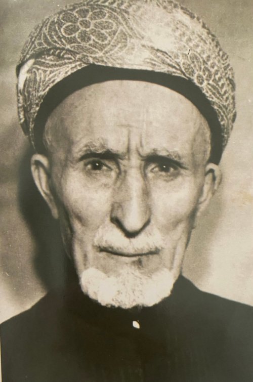 Фото из книги "Ахмадзаки хазрат Сафиуллин" (на тат.яз. Изд-во "Иман"). Фото из книги "Ахмадзаки хазрат Сафиуллин" (на тат.яз. Изд-во "Иман").