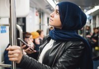 Как мусульманке вести себя в общественном транспорте?