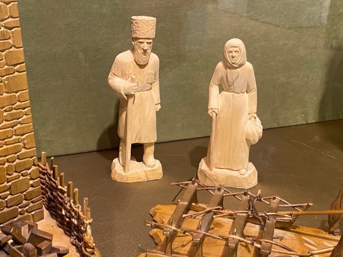 Статуэтка "Старик с тростью" Абусупьян Абдурашидов