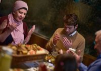 1000 и один хадис: «Я боюсь для вас не бедности, а того, что достанутся вам все блага земного мира»