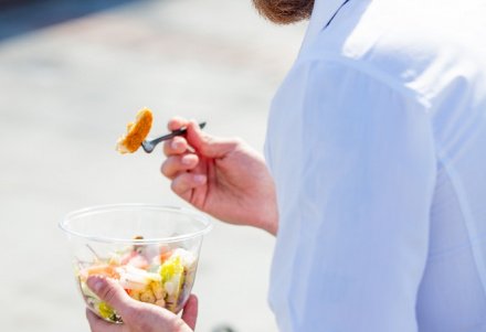 Почему мусульмане отдают предпочтение правой руке?