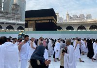 1000 и один хадис: «Отправляйся в хадж вместе со своей женой»