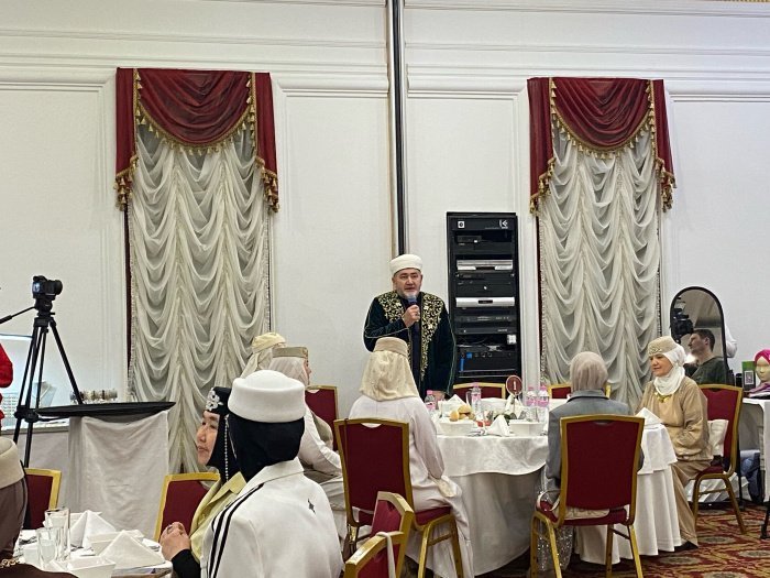 Национальная одежда как олицетворение богобоязненности: день татарского костюма в Казани (Фото) Национальная одежда как олицетворение богобоязненности: день татарского костюма в Казани (Фото)