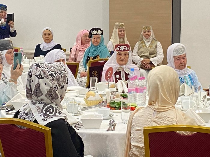 Национальная одежда как олицетворение богобоязненности: день татарского костюма в Казани (Фото) Национальная одежда как олицетворение богобоязненности: день татарского костюма в Казани (Фото)