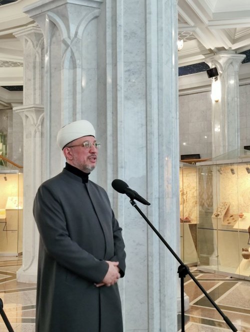 33 бусины тасбиха: как поэзия Пушкина переродилась в каллиграфии (Фото)