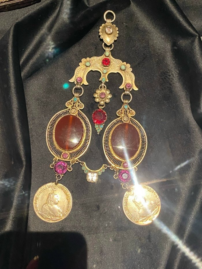 Связующая нить: выставка «Җеп» показала эволюцию татарского костюма (Фото)