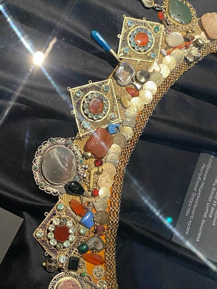 Связующая нить: выставка «Җеп» показала эволюцию татарского костюма (Фото)