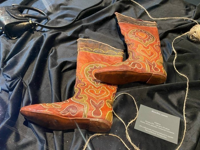 Связующая нить: выставка «Җеп» показала эволюцию татарского костюма (Фото)