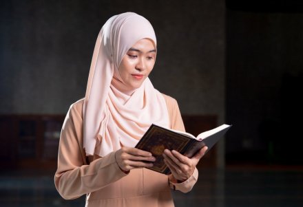 Принимается ли пост непокрытой женщины?