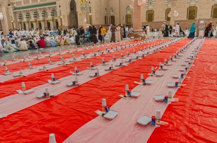 Ифтар в Медине. Фото: shutterstock.com, автор: PIXELGRAPH MEDIA LLP