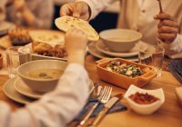 Что делать, если забыл произнести «Бисмилля» перед приемом пищи? (Видео)