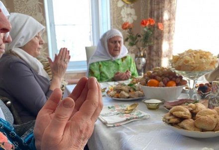 Что лучше раздавать на маджлисах: одежду, мыло или деньги?