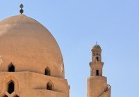 Мечеть Ибн Тулуна: живая история исламской архитектуры в сердце Каира (Фото)