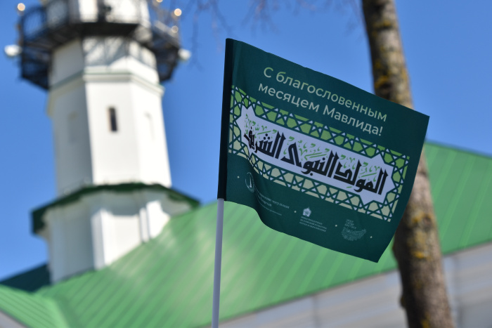 Празднование Мавлида в Казани: путевки в хадж, портфели первоклассникам и халяль-ярмарка (Фоторепортаж)