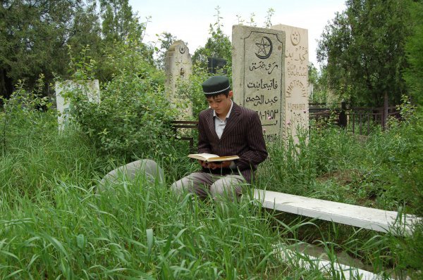 Знают ли покойные о том, что родственники посещают их могилы?
