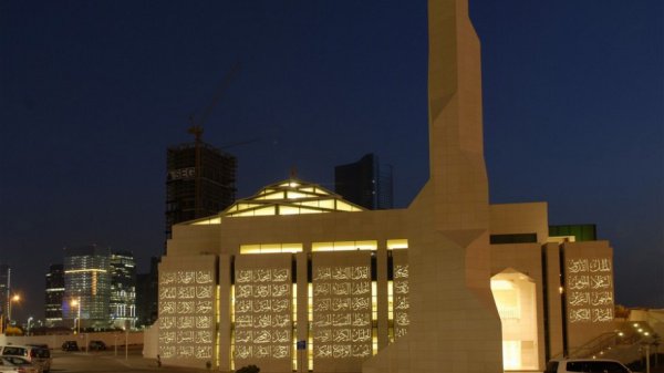 Эта мечеть просто светится изнутри! 