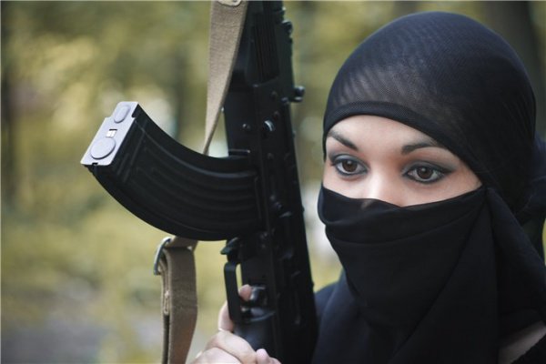 Женщины стали чаще попадать в ловушки экстремистов. 