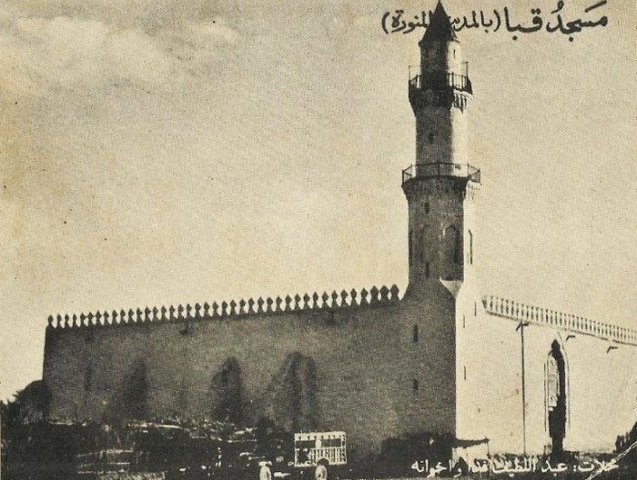 Побывайте внутри самой первой мечети в истории