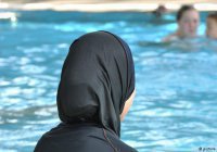 В Швейцарии суд обязал школьниц-мусульманок посещать общий бассейн с мальчиками