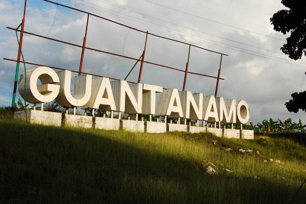 Барак Обама продолжает ликвидацию Гуантанамо. 