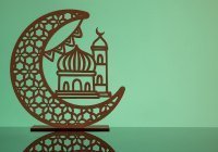 Тысячи немусульман заполнили мечети Британии