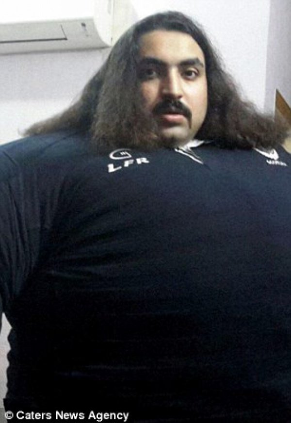 Этот пакистанец весит почти полтонны, а поднимает - 4500 килограмм!