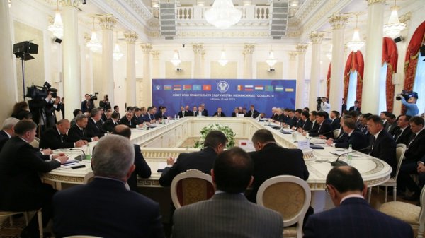 Медведев отметил, что в нынешнем году председательство в Содружестве перешло к РФ при сопредседательстве Таджикистана и Киргизии