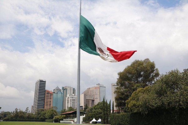 В результате землетрясения в Мексике погибло 248 человек, по всей стране разрушены десятки зданий