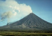 На Филиппинах 38 тыс. человек покинули дома из-за вулкана