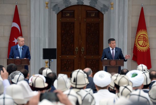 Эрдоган открыл в Бишкеке одну из крупнейших в Центральной Азии мечетей (Фото)